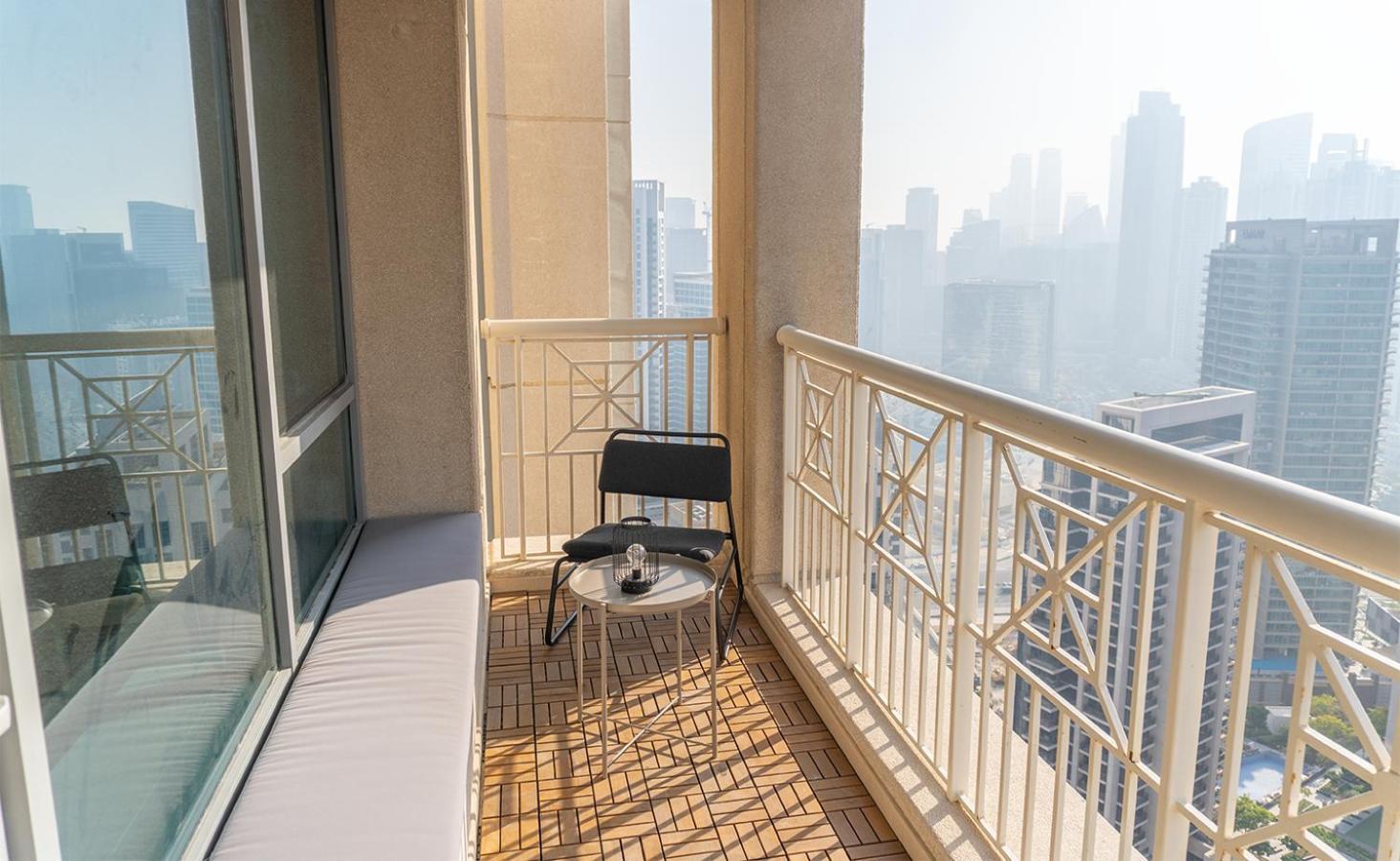 Ferienwohnung Downtown Oasis, Burj Khalifa Views, Luxury Amenities Dubai Exterior foto